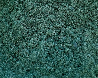 Luster Dust in CHRISTMAS GREEN, Edible Paint for Cake Decoration, Desserts, Treats, Chocolate Covered Strawberries, Food Grade Dust, Shimmer