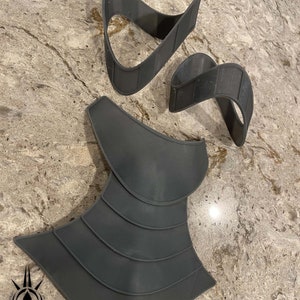Kalevala Armoury Lake-jurk ketting en armbanden