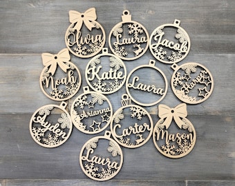 Adornos navideños personalizados, decoración personalizada para árboles de Navidad, decoración navideña de madera, nombres cortados con láser, adornos navideños, etiquetas de regalo, su logotipo