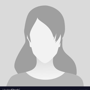 Könnte beinhalten: Eine graue Silhouette einer Person mit langen Haaren. Die Person blickt nach vorne und hat einen neutralen Gesichtsausdruck.