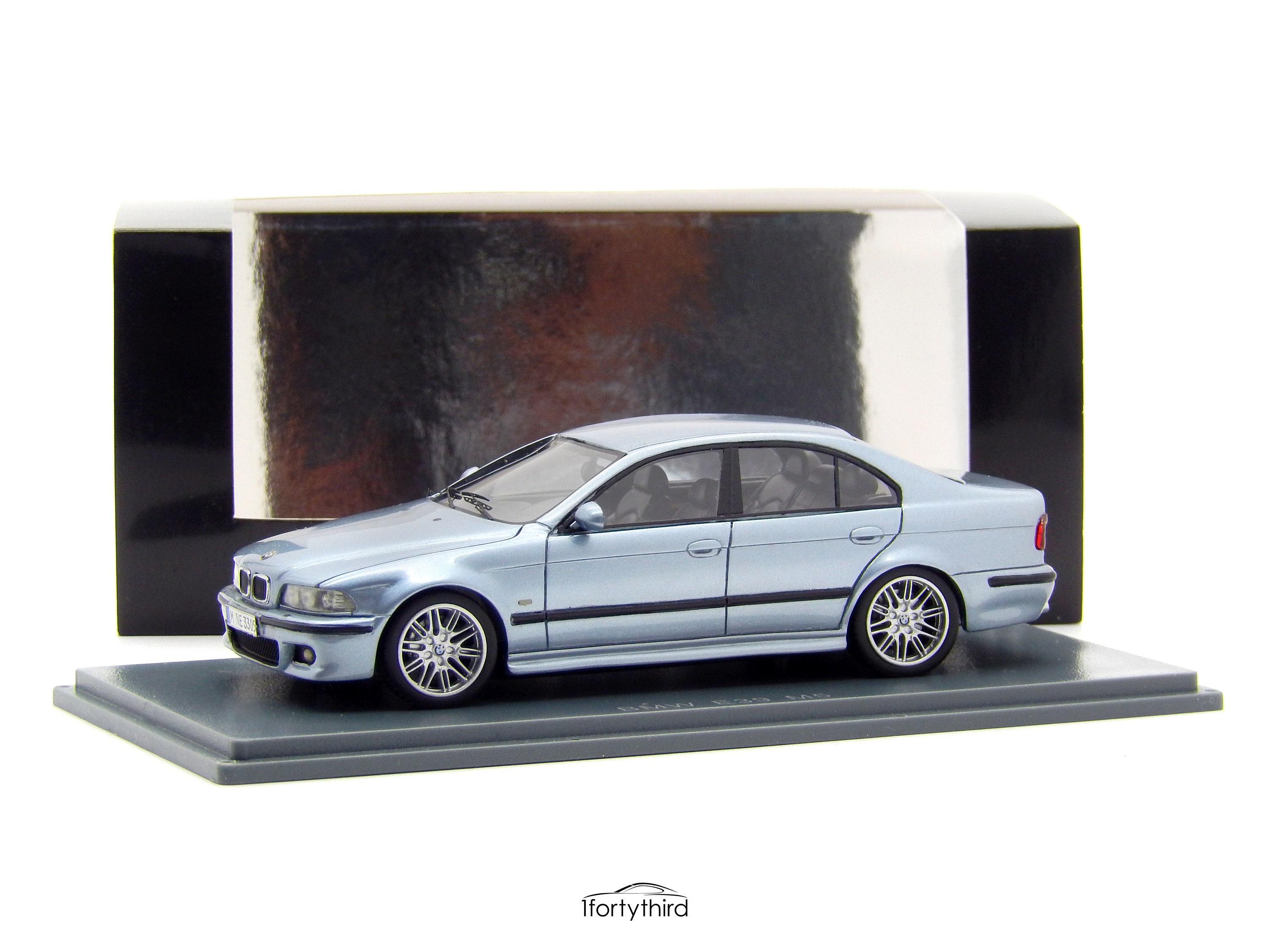1:43 BMW M5 E39 Silverstone Metallic 19982003 Neo Scale Etsy 日本