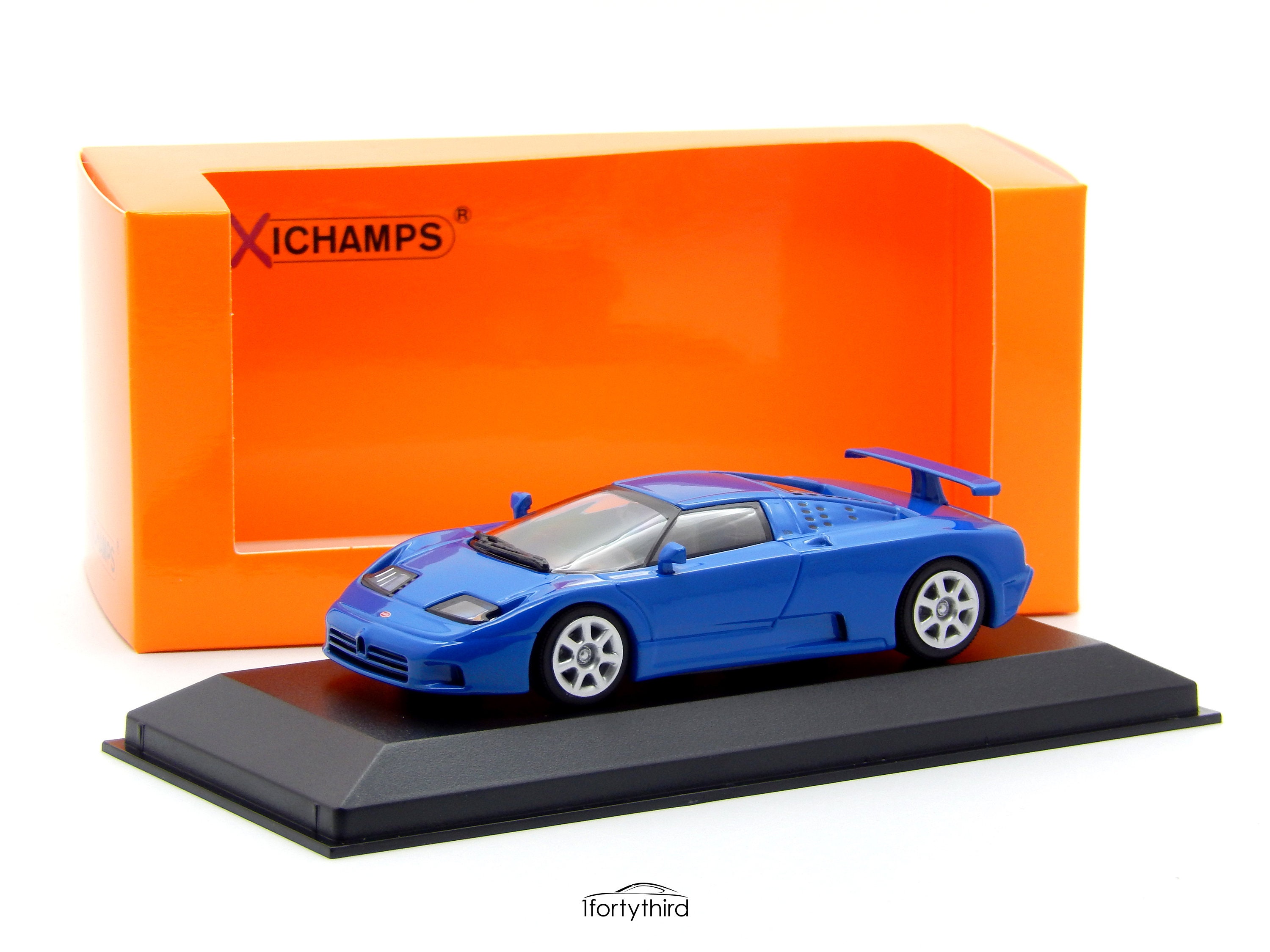 1:43 Minichamps Bugatti EB 110 1994 blue 1:43 Minichamps Bugatti EB 110 1994 blue
