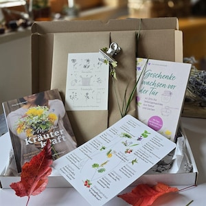 Geschenkset inkl. Kräuterkalender, Buch Kräuterkraft, Buch Geschenke wachsen vor der Tür, A5-Karte "Kräuterwissen"