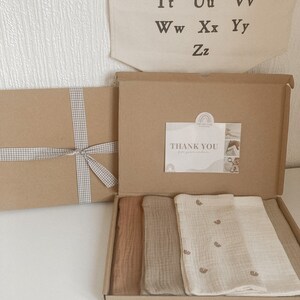 Muslin squares, Muslin washcloths, Reusable wipes, Baby shower gift, Baby washcloth, neutral baby, newborn gift, gift for baby, cloth nappy bild 8