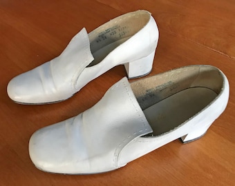 vintage Enzel of Paris white leather heeled loafers 6.5