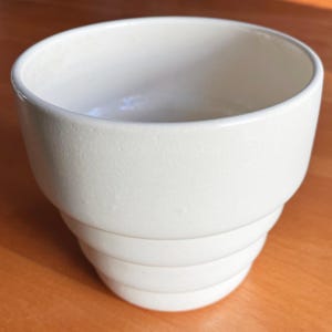 vintage Haeger ceramic plant pot semi matte cream glaze Art Deco 3789