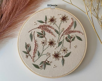 Daisy Dream embroidery hoop, Floral pattern, Wall decor, Home interior, Wall art, Hoop art embroidery, Floral design
