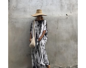 Vestido bohemio largo tipo caftán teñido a mano