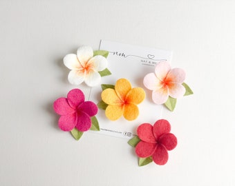 Plumeria hair clip, Hawaiian flower hair clip, girl/toddler hair clip, Hawaiian baby headband, Moana flower, beach hair, tropical wedding