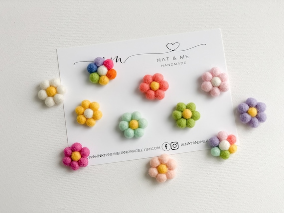 Daisy pom pom hair clip, daisy hair clip, pom pom hair clip, baby hair tie, hair tie for kids, Easter hair accessories, Easter baby gift