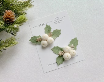 Christmas Mistletoe Hair Clip, Christmas hair clip girls, Christmas baby headband, Christmas hair accessory, Holiday hair clip, Xmas gift