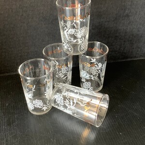 Vintage Federal Glass White Flowers and Gold Scroll Juice Glasses, Set of 5, Federal Glass Collector, Retro Juice Glasses, Country Cottage