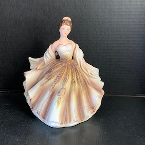 Vintage 1960&#39;s Sampson Import Lady in Ruffled Ball Gown Planter #5352C Matte Finish, Collectable Planter, Relpo Ceramic Planter, Mid Century