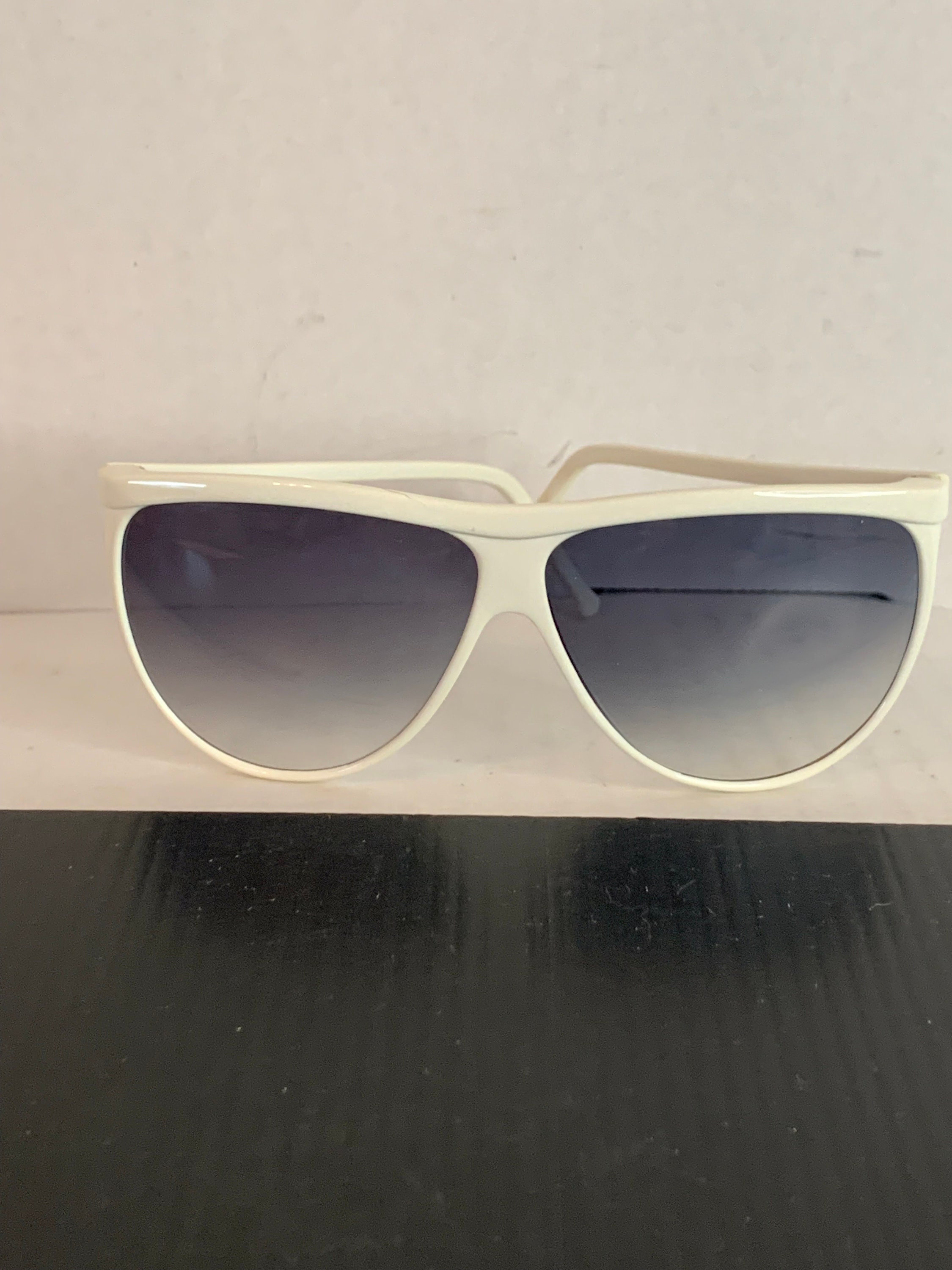 Vintage Plastic White Retro Sunglasses, Aviator Style 