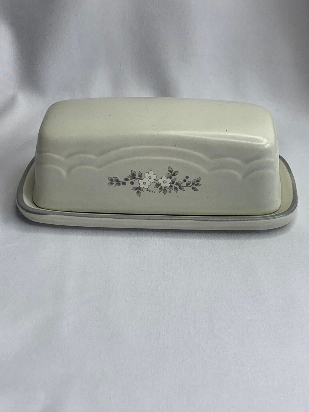 Mepal Butter Dish - Grey, Holds 250g Butter, Suitable For Indoor & Outdoor Use