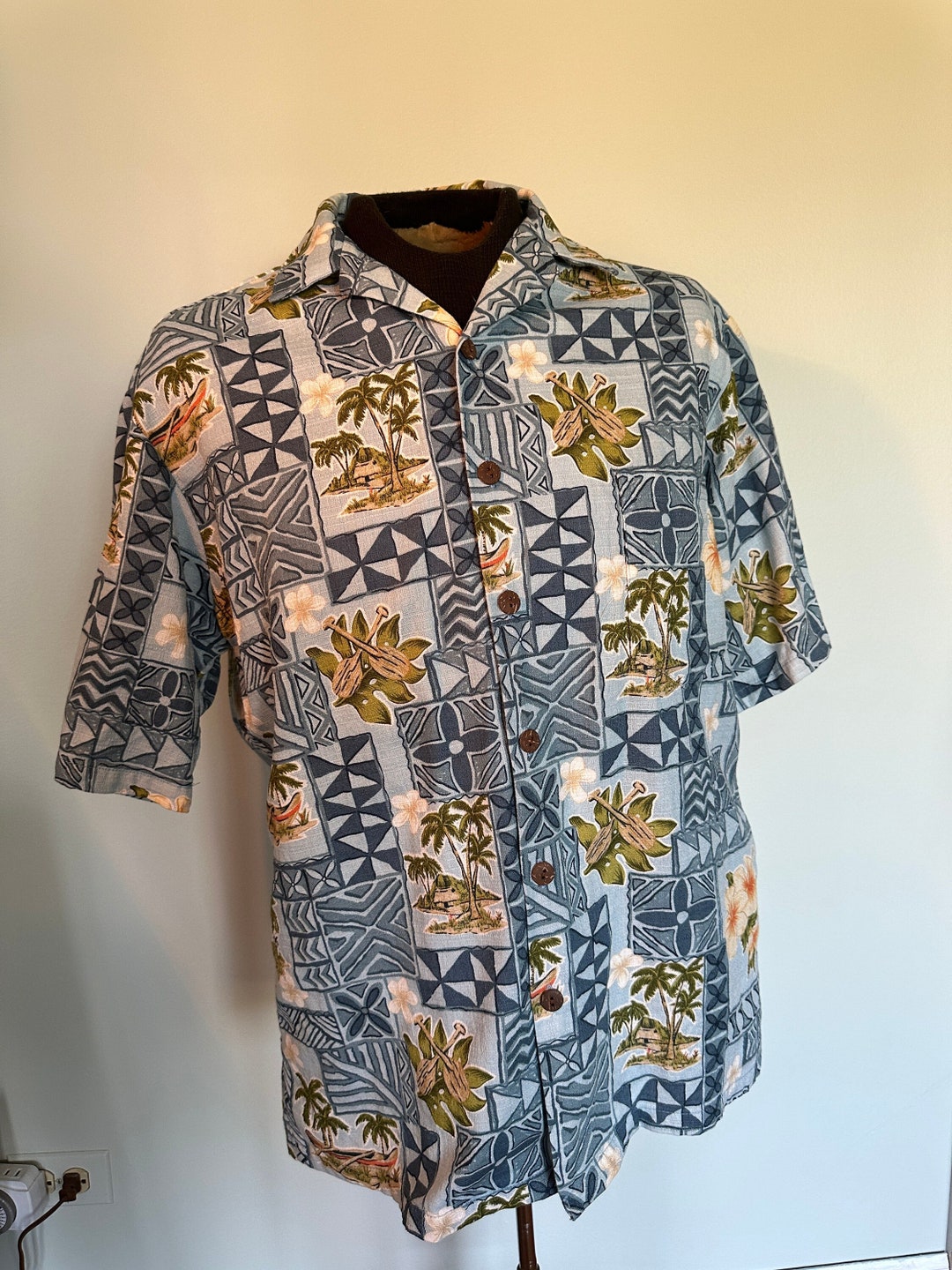 Chemise Homme HILO HATTIE - Surfer The Hawaiian Original - Taille XL - Manches Courtes - Imprimé Floral