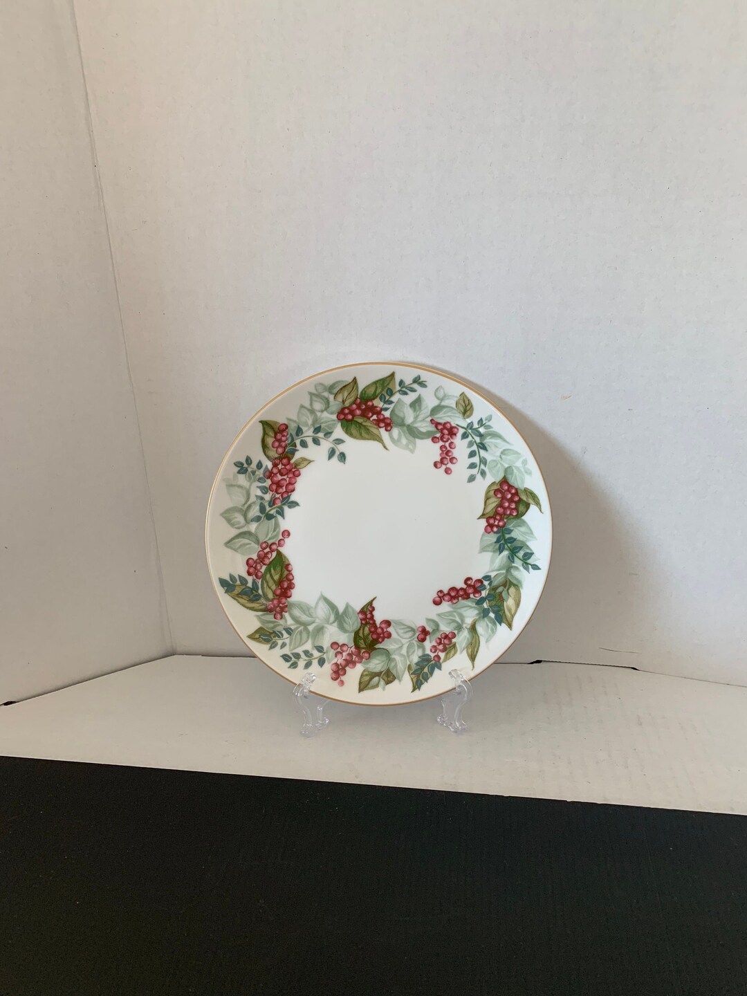 Vintage Restoration Hardware RRH2 Salad Dessert Plates Set of 4, Red