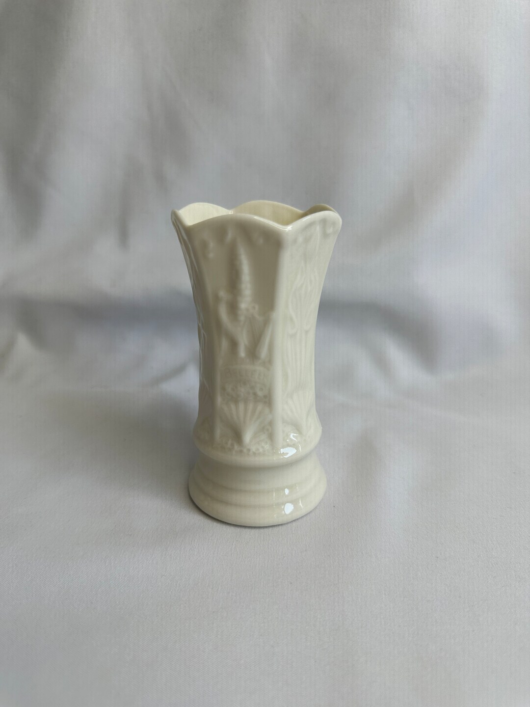 Belleek Visitors Center Ivory Bud Vase 4 1/8 Tall, Belleek Ireland
