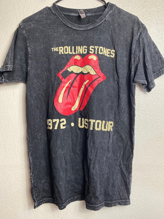 red rolling stones shirt