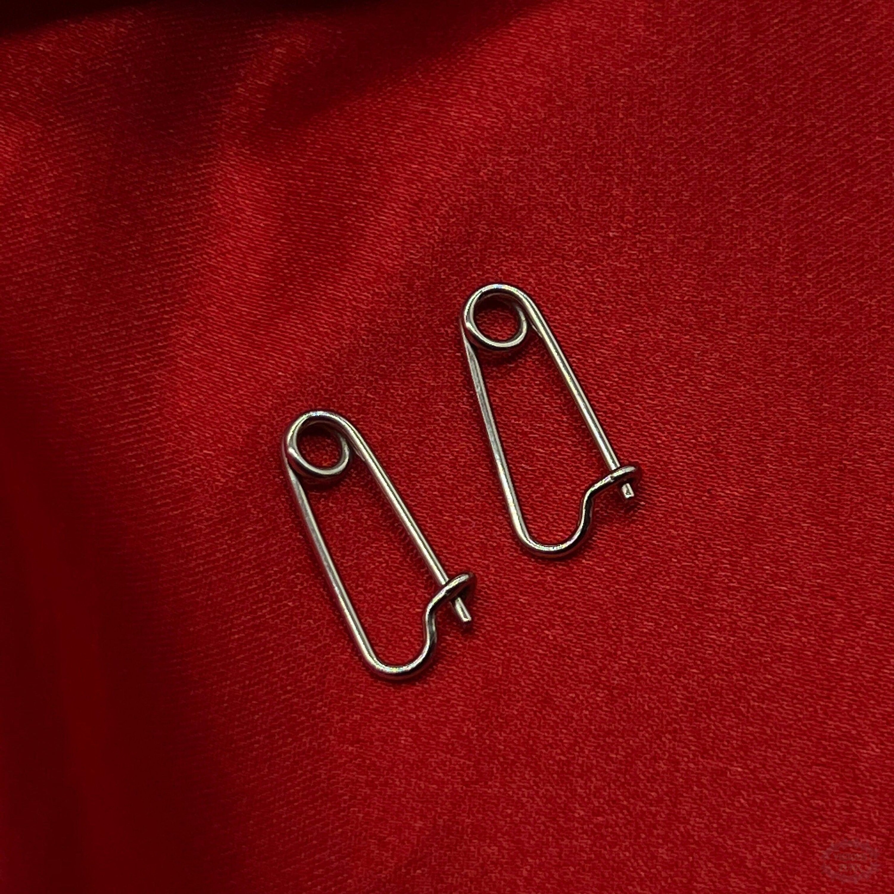 12 Ultra Cool Safety Pin Hacks Work Life atelieryuwa.ciao.jp