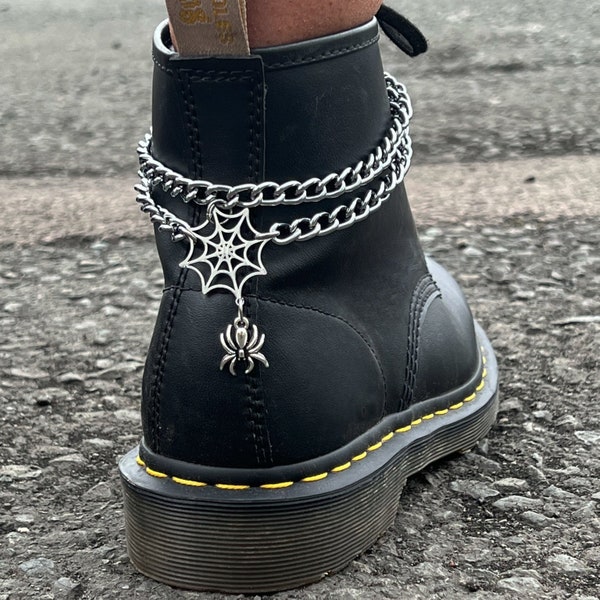 Web And Spider Heel Chain • Gothic accessories • Boot chains • Dr marten boot chain • Grunge