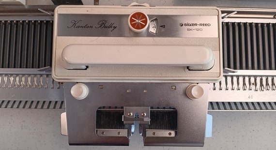 Bulky (8-9 Mm) Knitting Machine With Manual Options: Silver Reed
