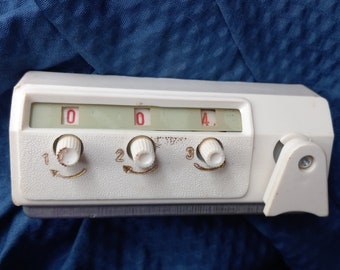 Row counter for Brother knitting machines: KhH820, KH830, KH836, KH840, KH860, all KH8xx and KH9xx series.