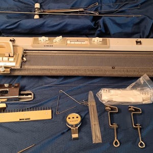 Turn-knob Singer/Silver Reed/Studio knitting standard-gauge machine