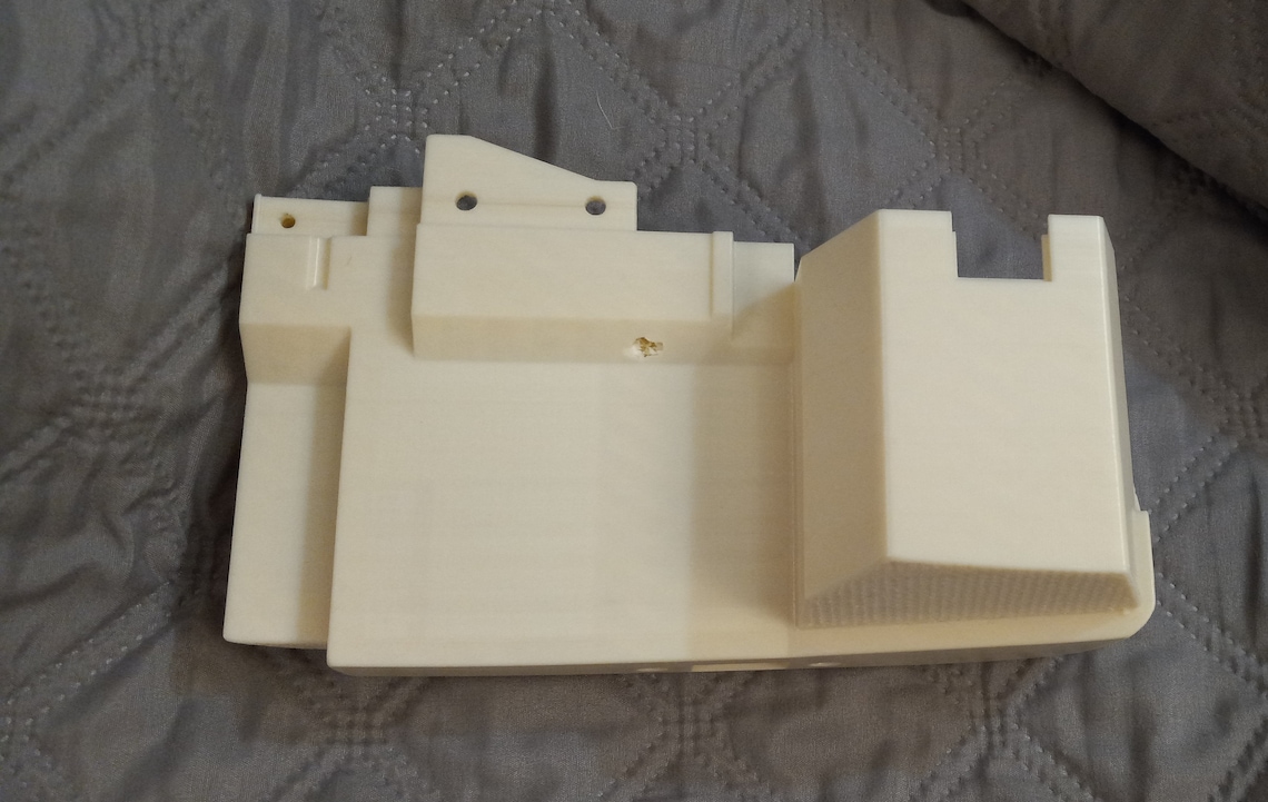 Replacement right-hand side end-cap for Brother knitting image 5