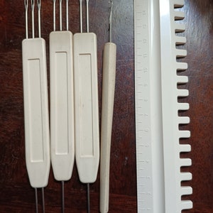 Set of stitch transfer tools and a needle selection comb for standard (4.5 mm) knitting machines)