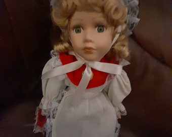 Welsh porcelaine lady traditionnelle poupée souvenir d'ornement au pays de galles costume chine Welsh porcelaine lady traditionnelle poupée souvenir d'ornement au pays de galles costume chine