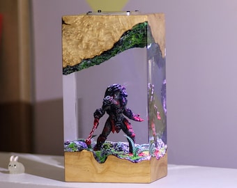 Aangepaste Predator lamp, hars nachtlampje, hars hout kunstlamp, cadeau voor gamer, gepersonaliseerde Diorama Gifte