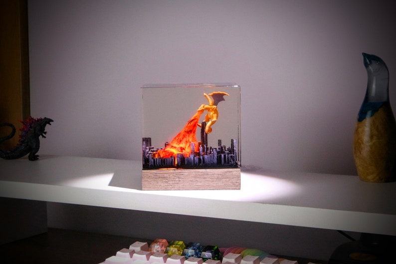 CHARIZARD POKEMON Epoxy lamp Custom Pokemon Resin Lamp Resin Night Light, Resin Wood Art Lamp, Custom Diorama for Pokemon Gifts image 2