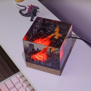 CHARIZARD POKEMON Epoxy lamp Aangepaste Pokemon Hars Lamp Hars Nachtlampje, Hars Hout Kunst Lamp, Aangepaste Diorama voor Pokemon Geschenken afbeelding 10