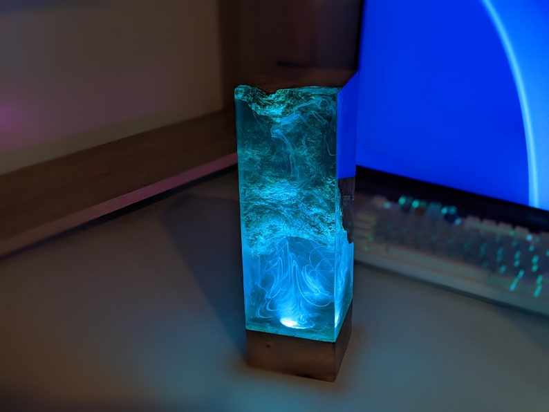 Epoxy Tischlampe, Epoxidharz Nachtlicht Farbwechsel Holzlampe für Einzigartige Wohnkultur, Holzlampe, Ozeanlampe, Tiefblaue Ozeanlampe Bild 4