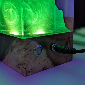 Epoxy Tischlampe, Epoxidharz Nachtlicht Farbwechsel Holzlampe für Einzigartige Wohnkultur, Holzlampe, Ozeanlampe, Tiefblaue Ozeanlampe Bild 8
