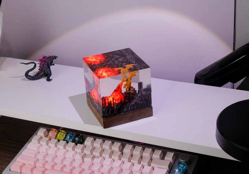 CHARIZARD POKEMON Epoxy lamp Aangepaste Pokemon Hars Lamp Hars Nachtlampje, Hars Hout Kunst Lamp, Aangepaste Diorama voor Pokemon Geschenken afbeelding 7