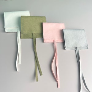100 pochettes à bijoux personnalisées en microfibre, 8 x 8 cm, petite pochette, pochette cadeau de vacances, haut de gamme avec logo de bijoux en ficelle en gros
