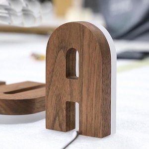 Personalização de letras retroiluminadas com grãos de madeira, placas de letras luminosas 3D de metal, decoração de parede de loja
