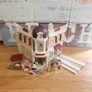 Calico Critters Sylvanian Families Grand Hotel en accessoires