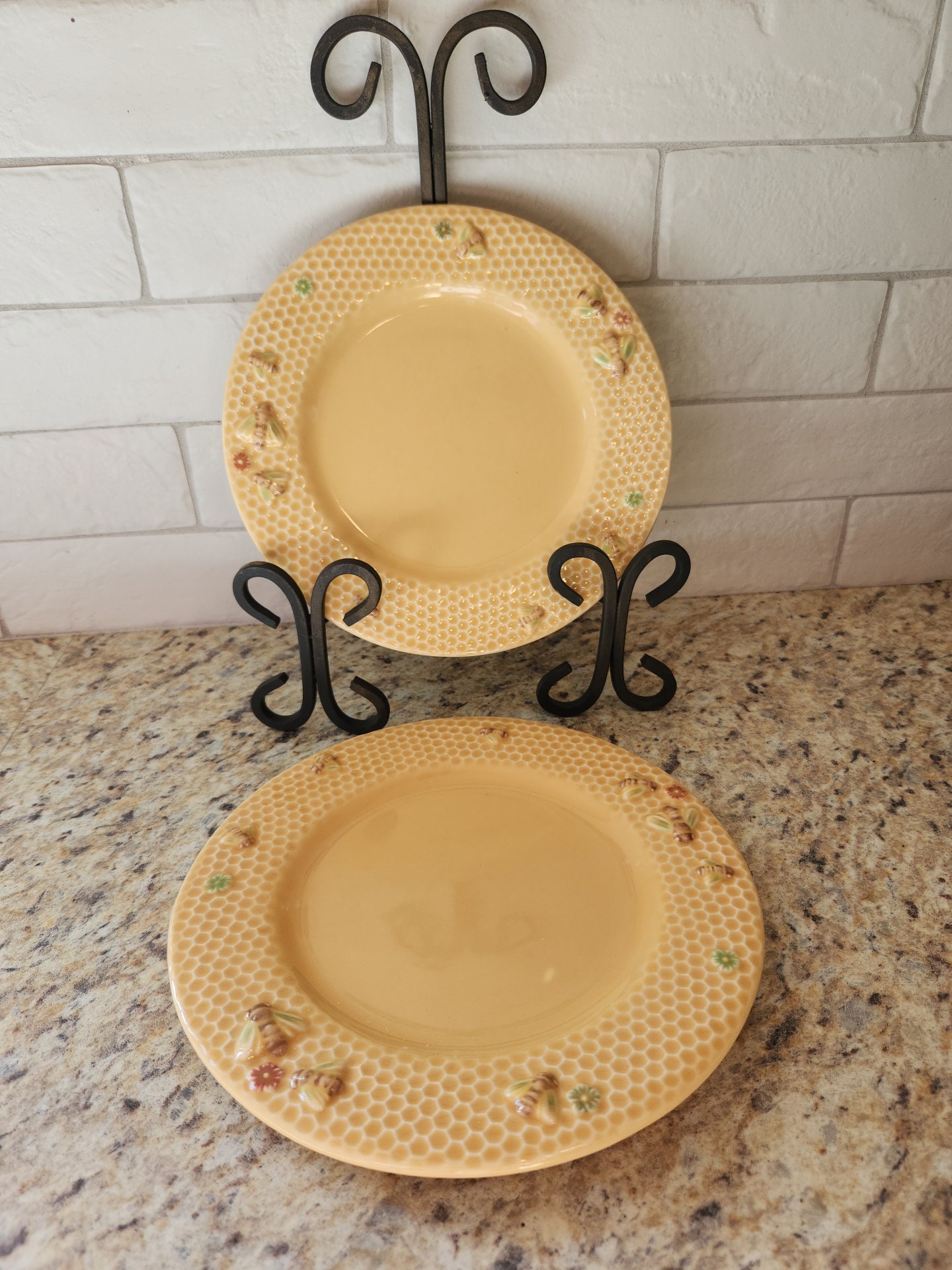 Williams Sonoma Honeycomb Bee Plates EUC 