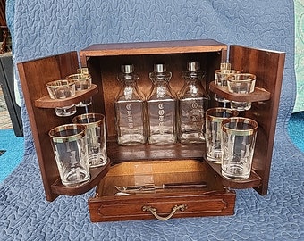 Vintage mini bar cabinet hotsell