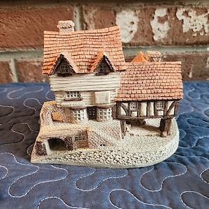 Vintage David Winter Market Street Cottage