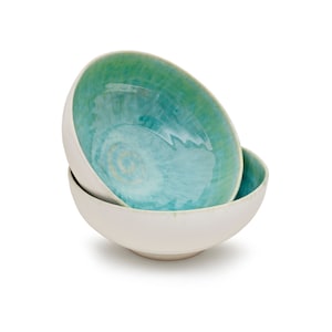 Bowlschalen aus Keramik 17cm in grün/türkis mit handgemaltem Spiraldekor 2 Schalen Bild 3