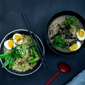 Ceramic ramen bowls in black/white 1000ml 2 bowls image 8