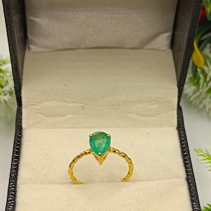 Natural Colombian emerald ring with 925 sterling silver 9k gold plated gift for her, wedding gift , gift for girls,mother&#39;s day