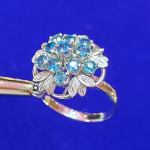 Natural Blue Sapphire Ring: 925 Sterling Silver Floral Design