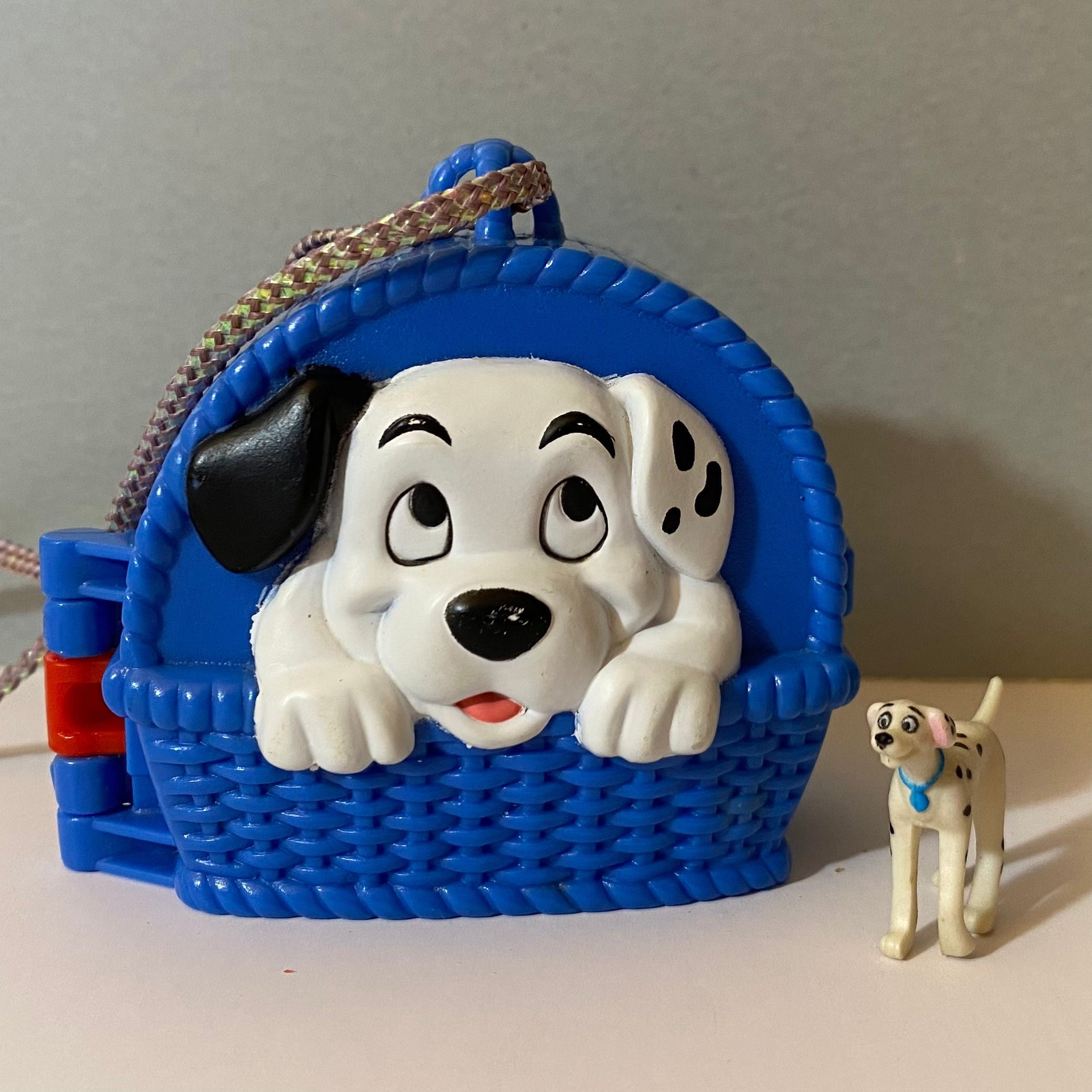 レア★トイボックス★Disney 101匹わんちゃん★バスクロックミラー★ Vintage Disney 101 Dalmatians Once Upon A Time Locket Playset