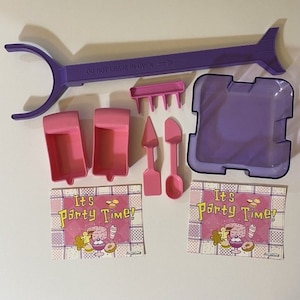 Vintage 1990s Hasbro Easy Bake Oven 35th Birthday Party Accessories & Rare  Invitations 