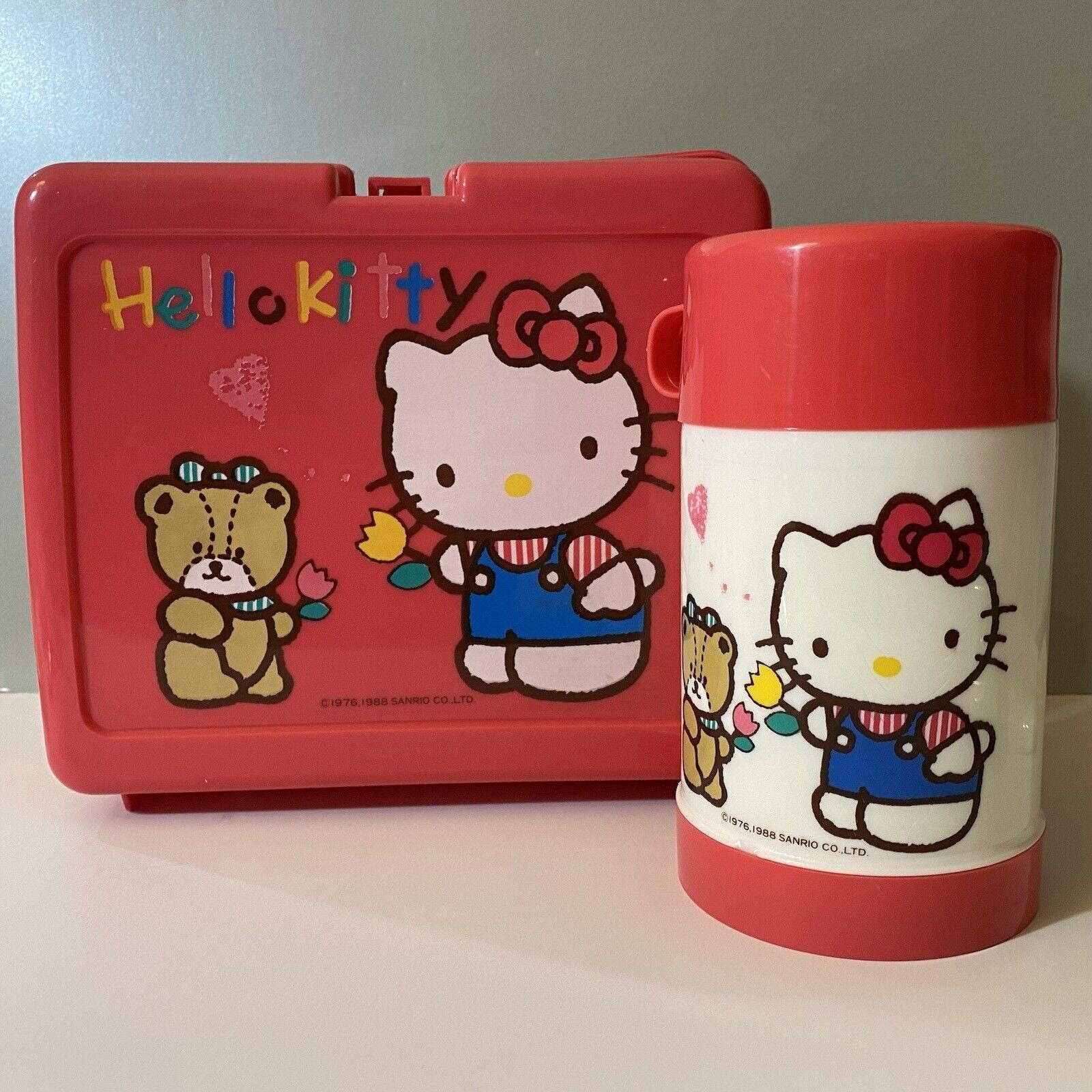 HELLO KITTY ミュージックボックス セット　1988年 Vintage Sanrio 1988 Hello Kitty lonchera de plástico y termo set
